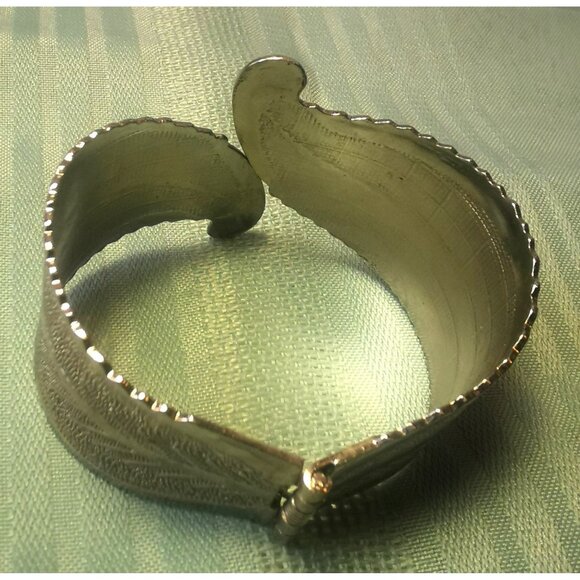Leaf Feather Design Vintage Silver Tone Hinged Cuff Bracelet  7.5 Boho Statement - Picture 6 of 11